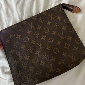 Vintage Louis Vuitton Toiletry 26